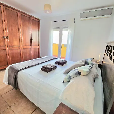 Spacious Chalet Next To The Sea - Airport *