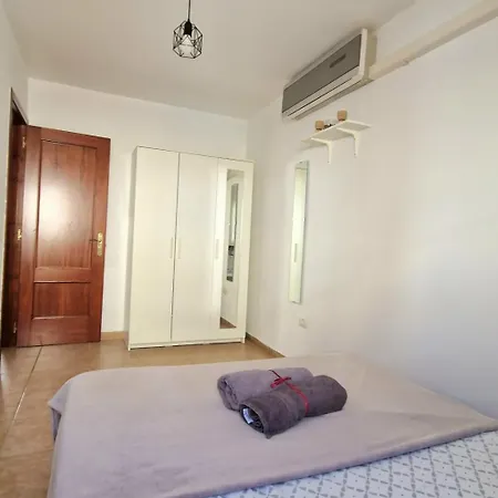 Spacious Chalet Next To The Sea - Airport *