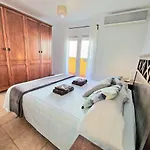 Spacious Chalet Next To The Sea - Airport *
