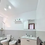 Casa de Férias Spacious Chalet Next To The Sea - Airport *