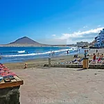 Spacious Chalet Next To The Sea - Airport Casa de Férias *