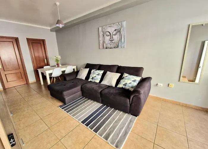 Spacious Chalet Next To The Sea - Airport * 산이시드로