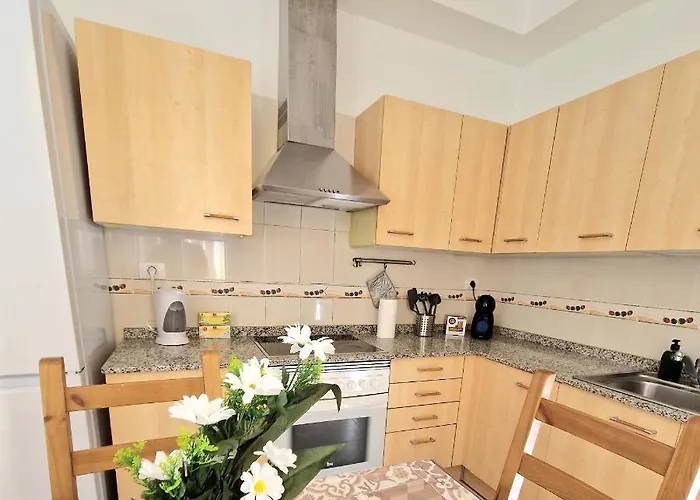 Spacious Chalet Next To The Sea - Airport