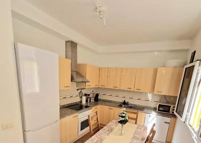 Spacious Chalet Next To The Sea - Airport *