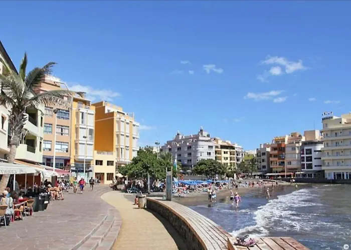 Nyaraló Spacious Chalet Next To The Sea - Airport San Isidro