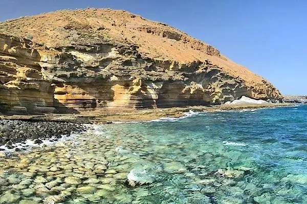 Spacious Chalet Next To The Sea - Airport Nyaraló *