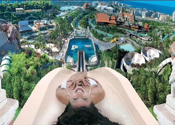 Spacious Chalet Next To The Sea - Airport Nyaraló *