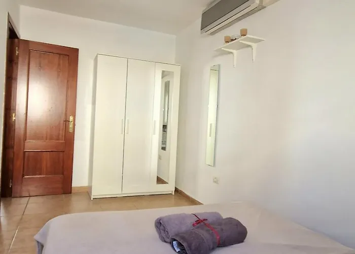 Spacious Chalet Next To The Sea - Airport *