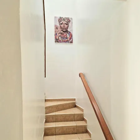 Spacious Chalet Next To The Sea - Airport