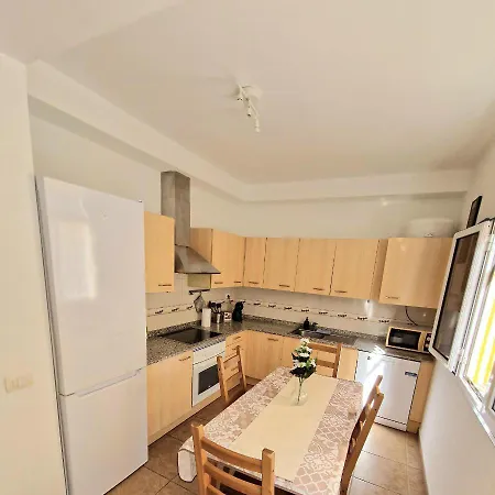 Spacious Chalet Next To The Sea - Airport *