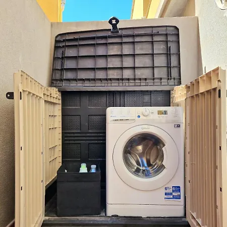 Spacious Chalet Next To The Sea - Airport