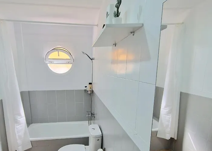 Spacious Chalet Next To The Sea - Airport * Сан-Исидро